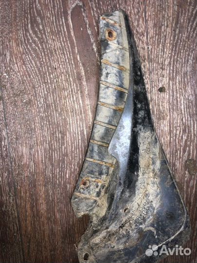 Брызговик передний правый Nissan Presea R10 GA15DS