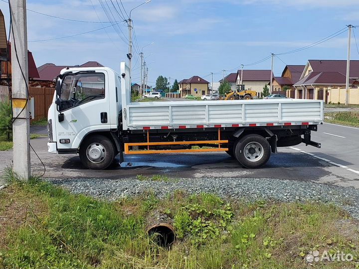 Бортовой грузовик Isuzu Elf, 2024