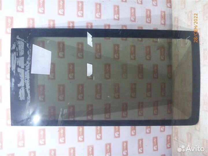 Стекло двери правое Volkswagen Transporter 2007