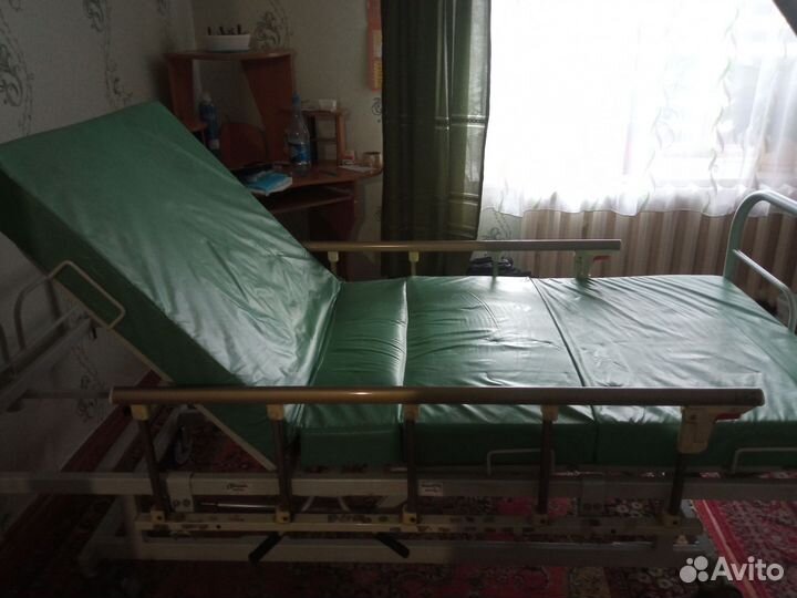 Медицинская кровать для лежачих больных б/у