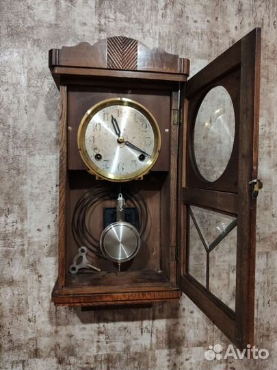 Старинные антикварные часы с боем
