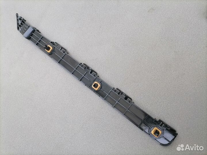 Кронштейн заднего бампера правый для Toyota Camry