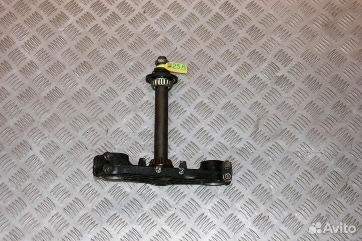 Траверса нижняя Kawasaki ZZR1100-1, ZXT10C