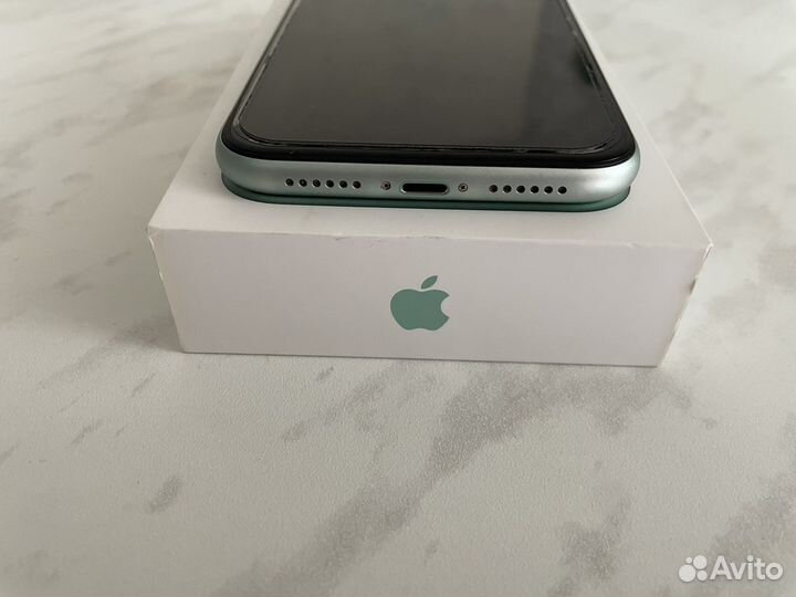 Телефон iPhone 11