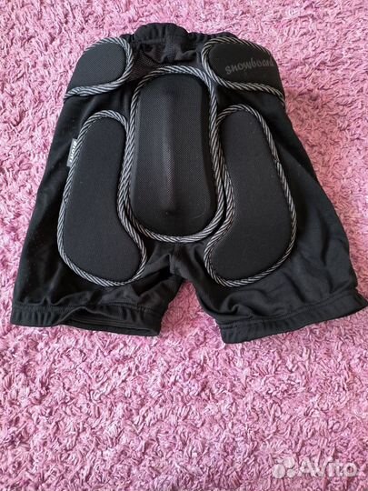 Защитные шорты для сноуборда
