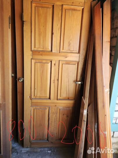 Двери межкомнатные из массива