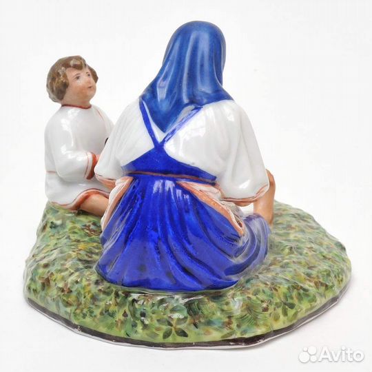 Старинная статуэтка из фарфора фабрики А. Попова