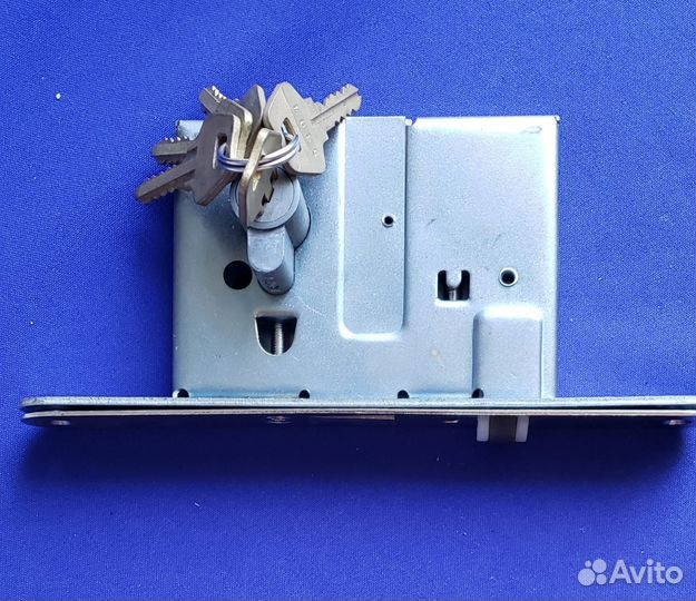 Замки врезные. Запорная арматура. Насадка для обра