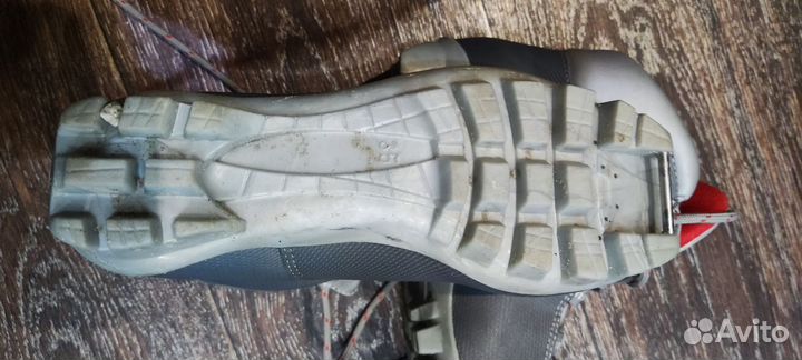 Лыжи беговые с палками, лыжные ботинки