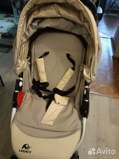 Прогулочная коляска