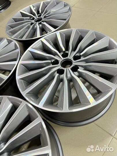 Диски R18 Huyndai оригинал как новые