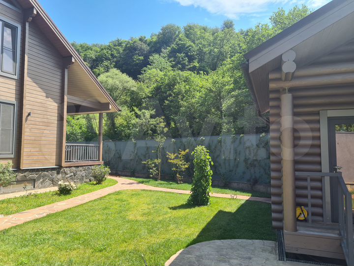 Дом 270 м² на участке 6 сот.