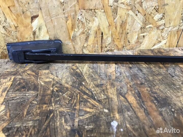 Поводок стеклоочистителя правый Fiat Albea