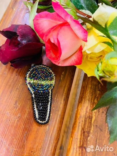 Брошь из бисера