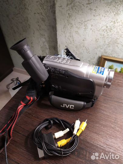 Видеокамера jvc