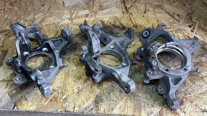 Задний кулак правый, левый на Dodge Challenger 20