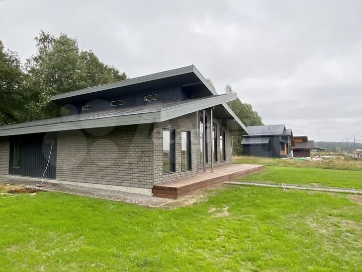 Дом 181 м² на участке 10,6 сот.