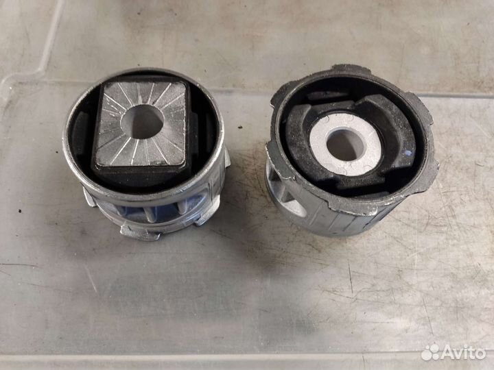 Сайлентблок подрамника VW Туарег Audi Q7 Cayenne