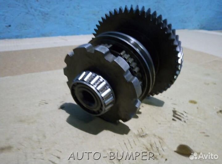 Вторичный вал № 3 с шестерней заднего хода