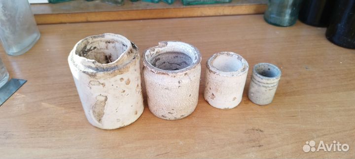 Баночки от мазей молочное стекло