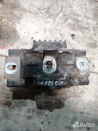 Подушка двигателя Ford Fusion 2005-2012