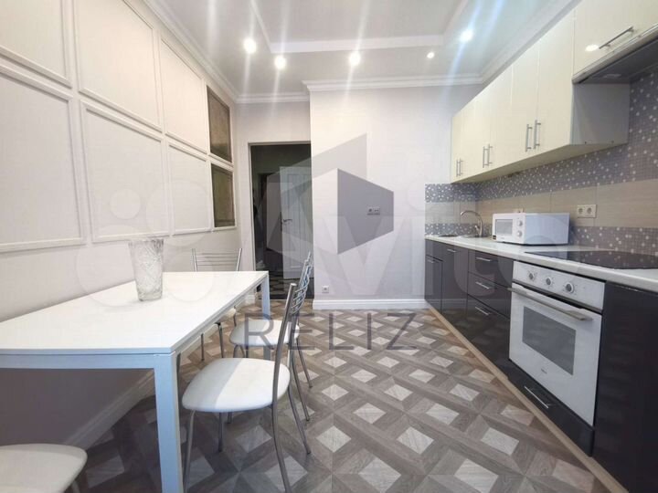 2-к. квартира, 65 м², 7/14 эт.