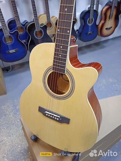 Электроакустическая гитара