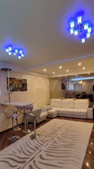2-к. квартира, 60 м², 1/6 эт.