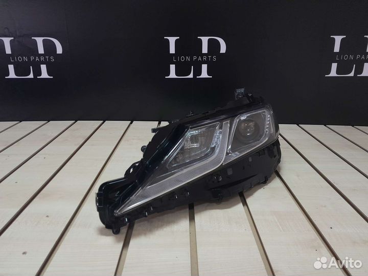 Фара левая Toyota camry 70 рестайлинг