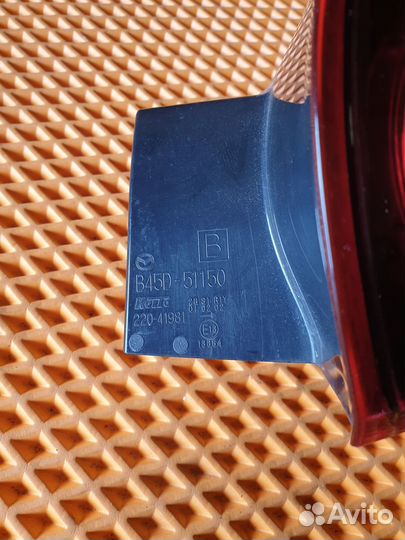 Фонарь задний правый Mazda 3 BM