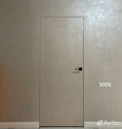 Скрытая дверь под дизайн