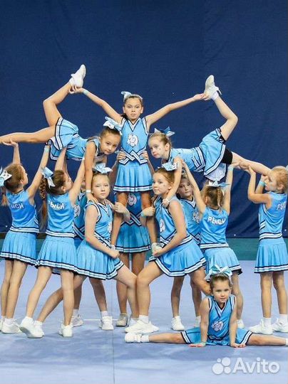 Чир спорт чирлидинг акробатика танцы