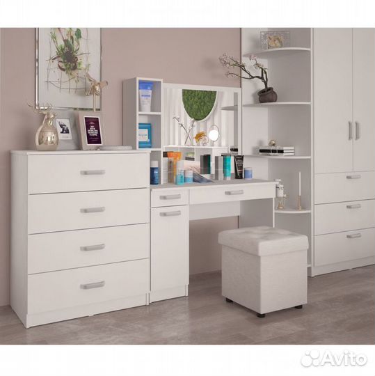 Туалетный столик,стол