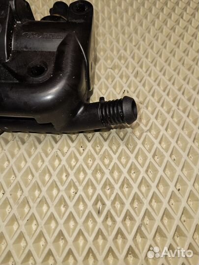 Корпус термостата Ford Mondeo 1