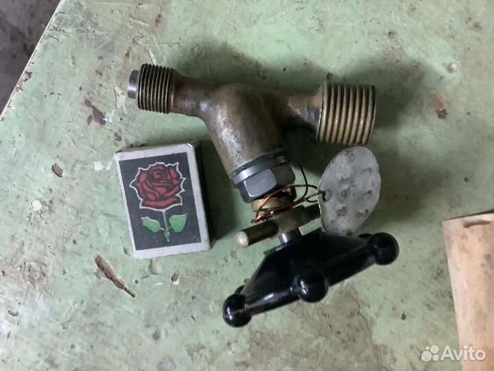 Манометрический запорный краны