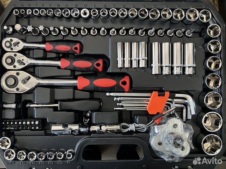 Автомобильный набор инструментов