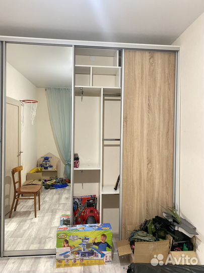 Шкаф купе с зеркалом