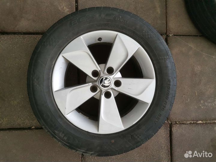 R16 Kumho Ecsta HS51 215/60, PCD 5x112 DIA 57.1