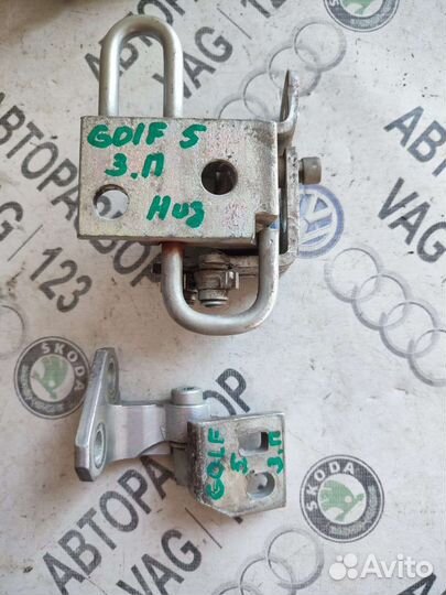 Петля двери Фольксваген Гольф 5