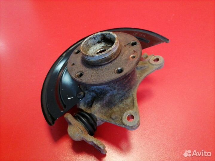 Цапфа/кулак поворотный передний правый Renault Dus