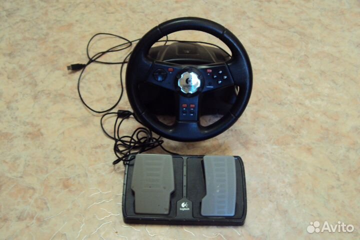 Игровой руль с педалями для пк