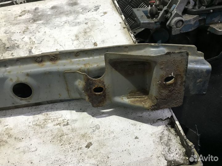 Усилитель переднего бампера Митсубиси Лансер 9