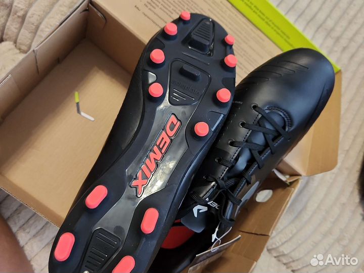 Футбольный буцы 45