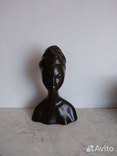 Бюст, статуэтка девушки