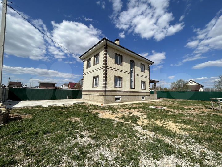 Дом 194 м² на участке 8 сот.