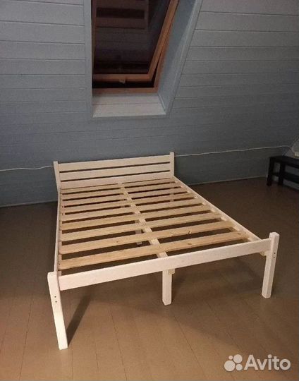 Кровать двуспальная деревянная Новая