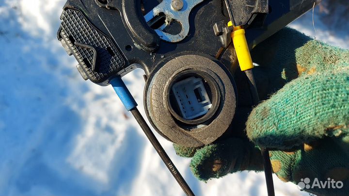 Замок двери задней левой Toyota Corolla 120