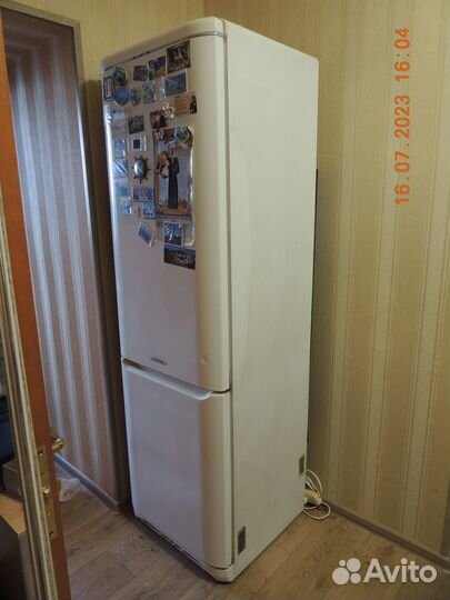 Холодильник Hotpoint-Ariston MBA 4041C