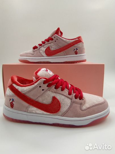 Sb Dunk Low Strange Love
