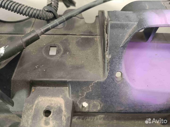 Передняя панель крепления облицовки (телевизор) Ford Fiesta